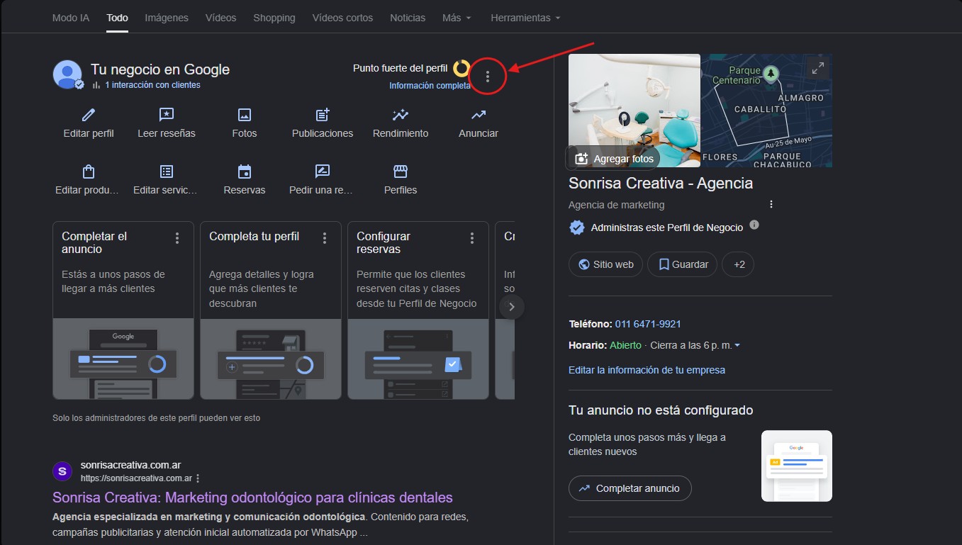 Panel Tu negocio en Google con flecha señalando el menú de tres puntos arriba a la derecha