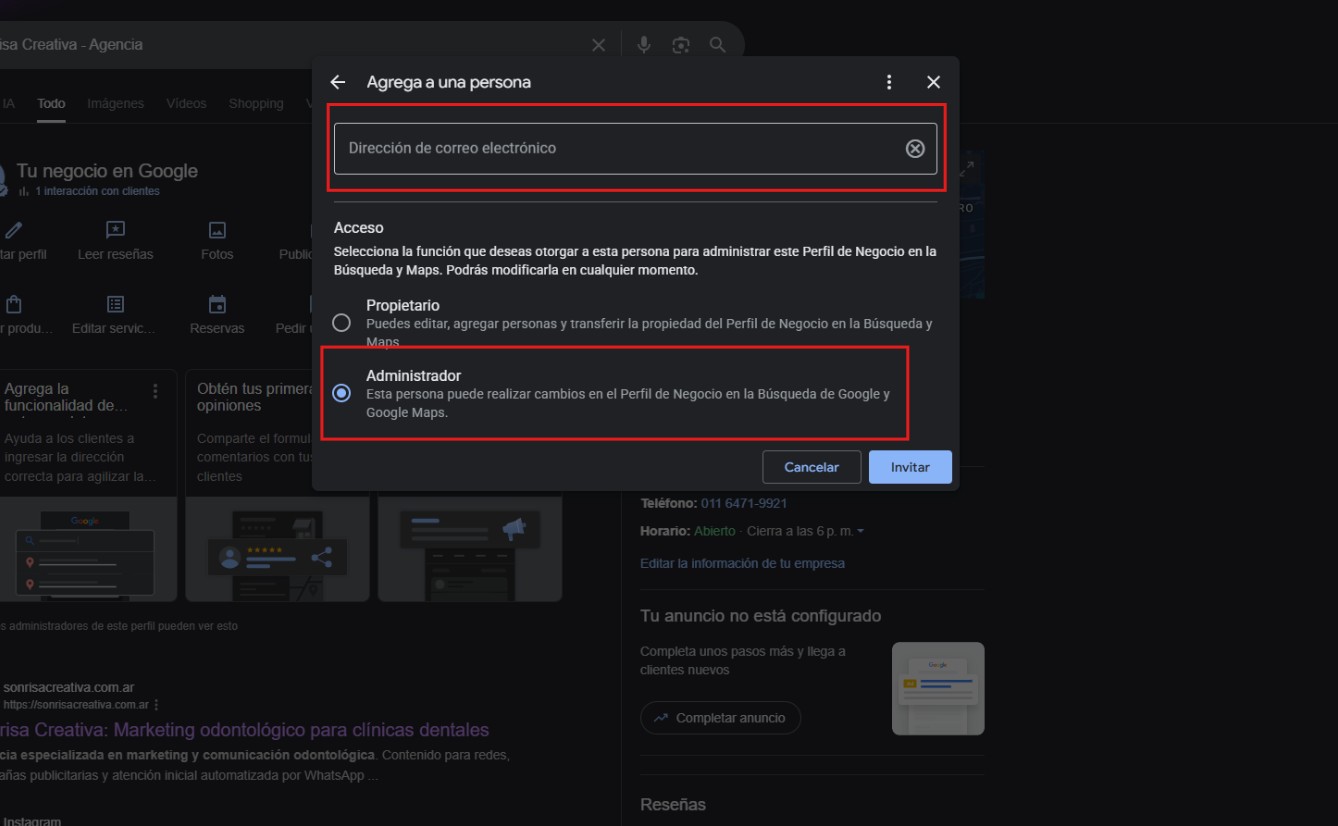 Diálogo Agrega a una persona con el campo de email y la opción de rol Administrador destacada